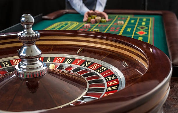 nadimtoto mobile app home screen showing live blackjack table and sportsbook market